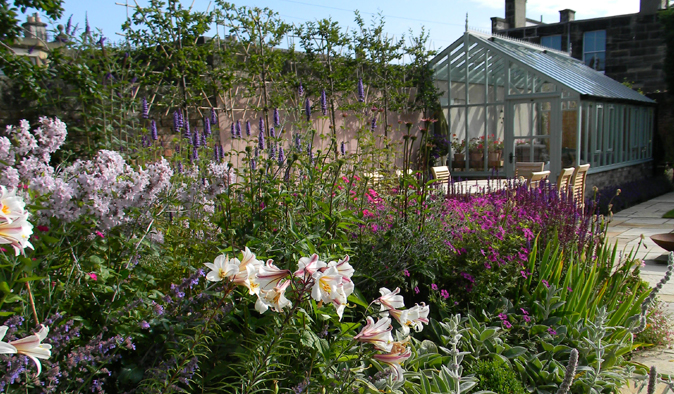 A large city garden design in Edinburgh